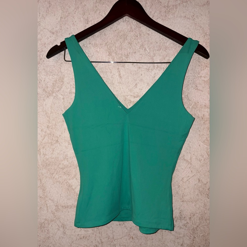 Express Body Contour Double V-Neck Tank - Picture 3 of 6